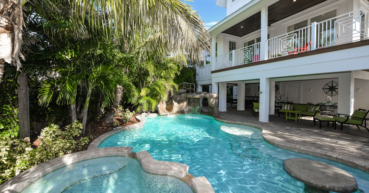 Beach Haven - Vacation Rental in Holmes Beach,FL | AMI Locals