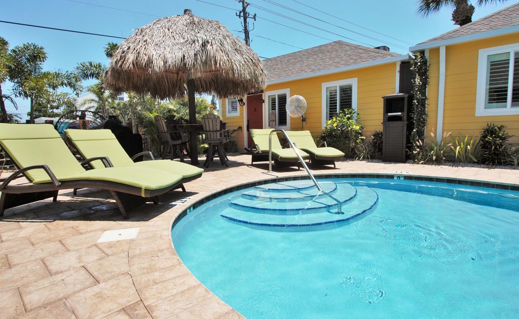 Unit #1 - 6West Beach Cottages - Vacation Rental in Madeira Beach,FL