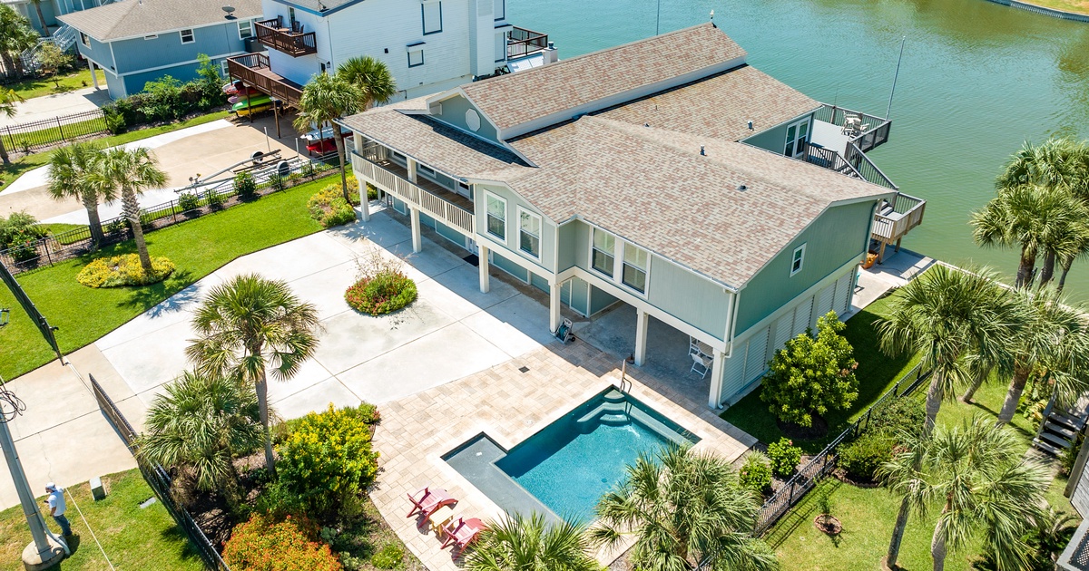 Bay Dream House in Galveston, TX Sand 'N Sea Properties