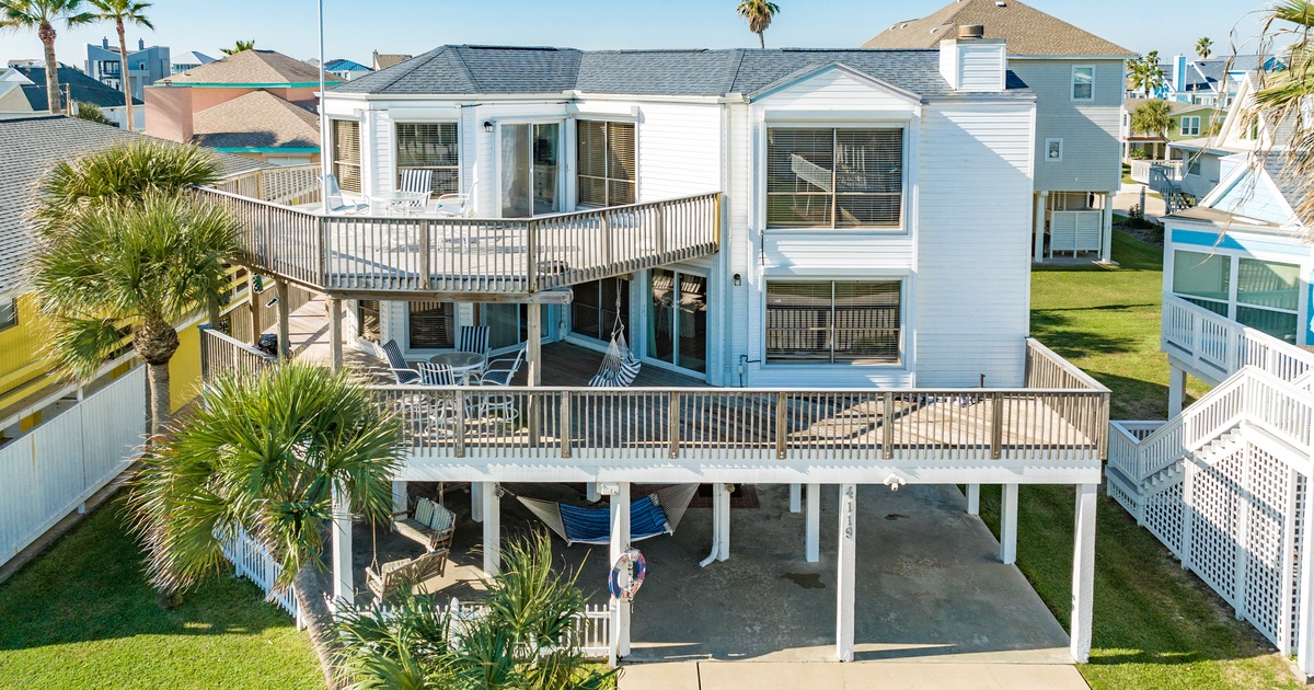 Pirate's Pearl House in Galveston, TX Sand 'N Sea Properties