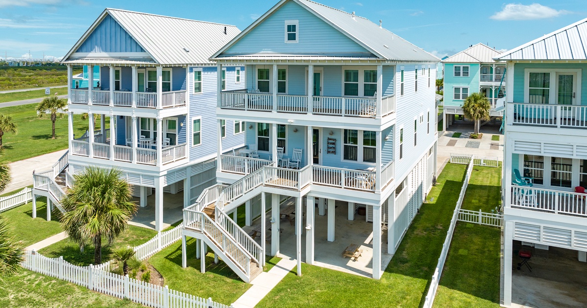 Moss Hill House in Galveston, TX Sand 'N Sea Properties