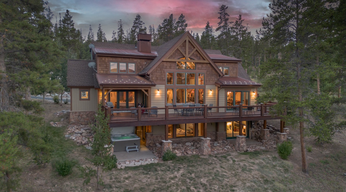 Moose Tracks Lodge