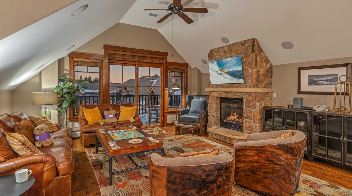 Crystal Peak Lodge #7504: Celestite Retreat