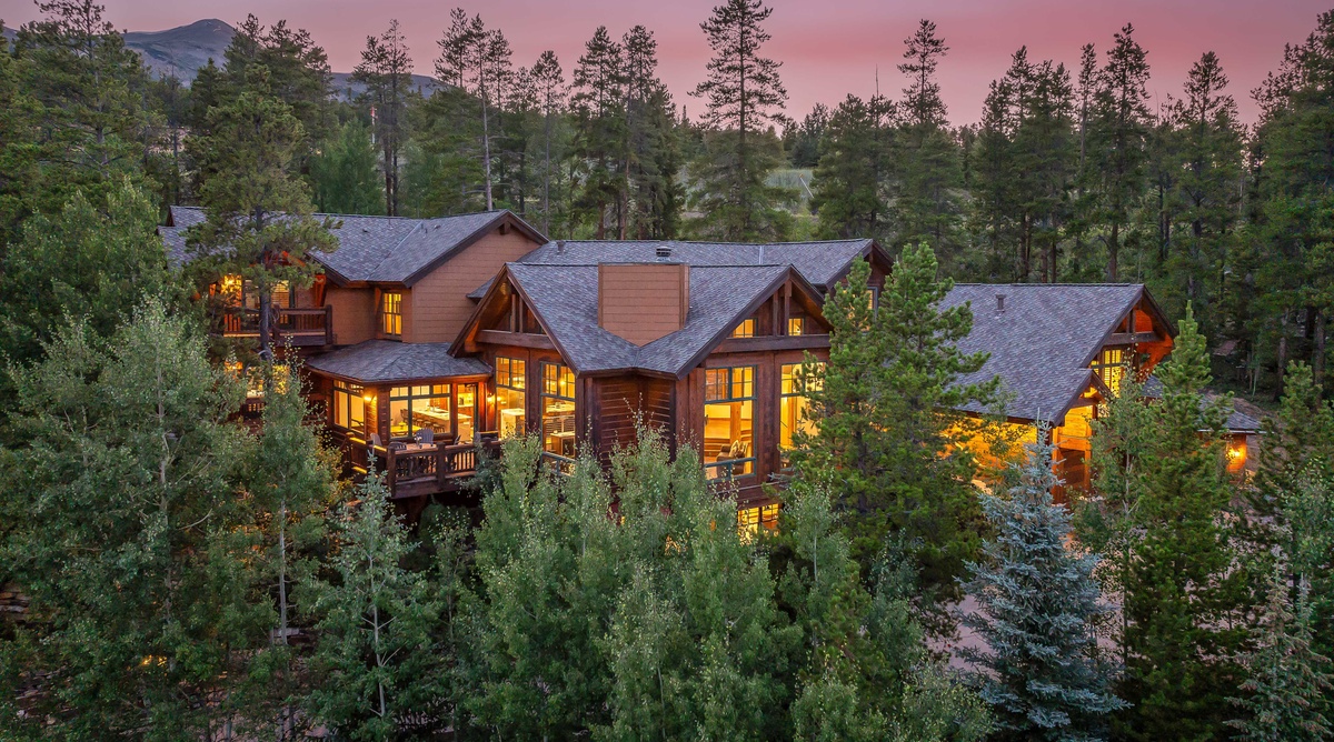 Majestic Mountain Lodge