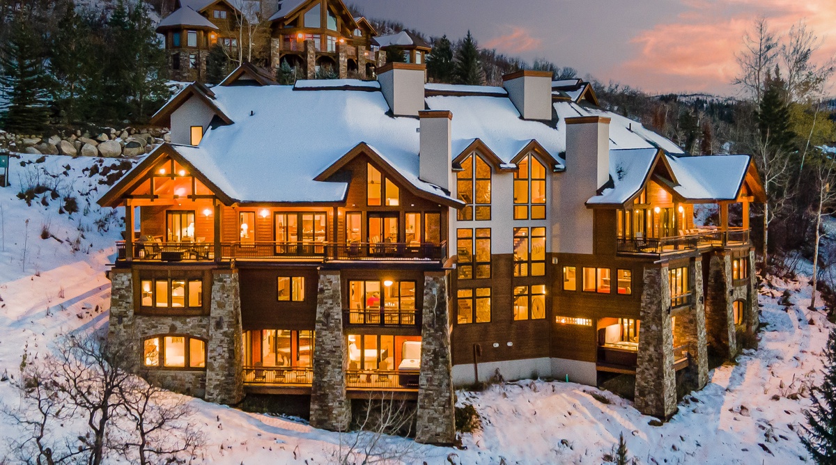 Falconhead Lodge - North