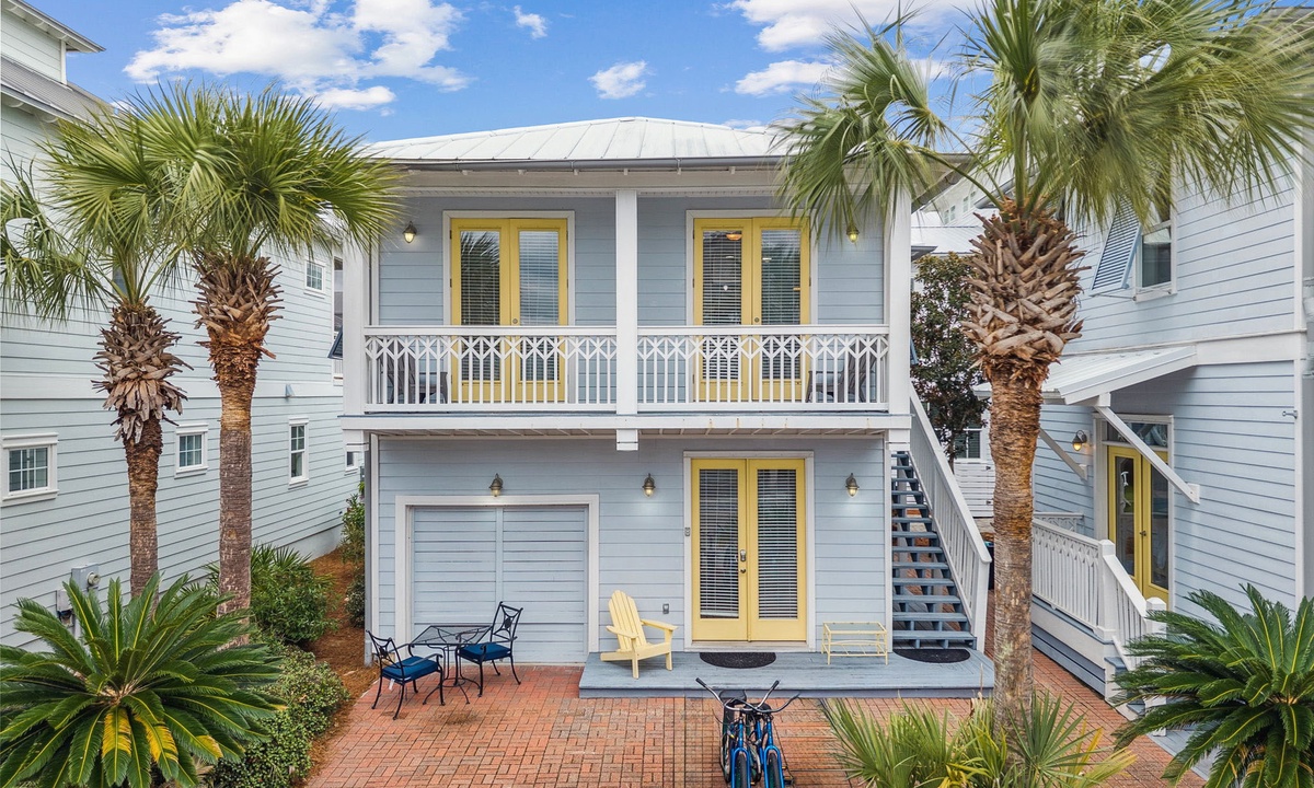 Tram-on-Time Carriage House