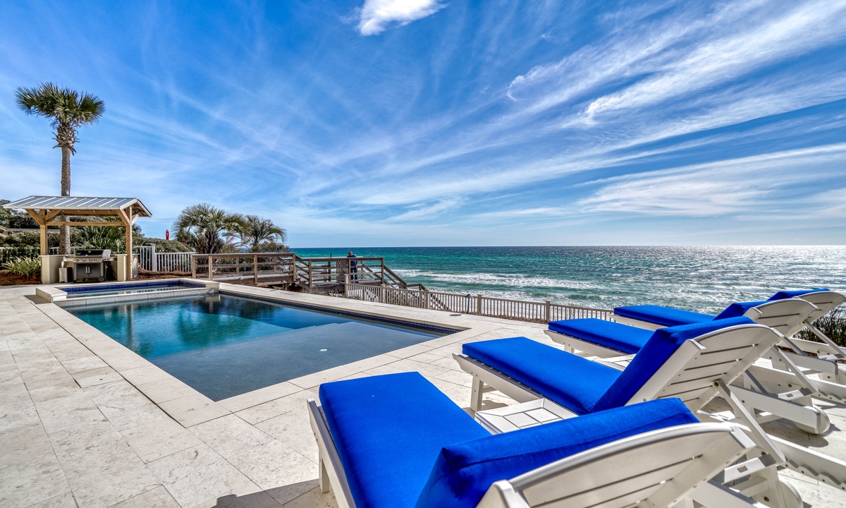 Preferred Club very private serenity pool overlooks the ocean as