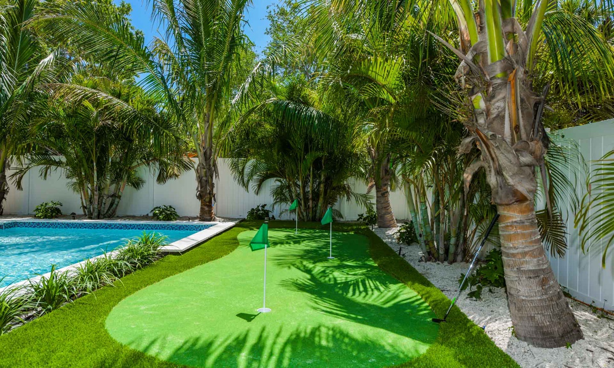 Putting Green and Pool Area