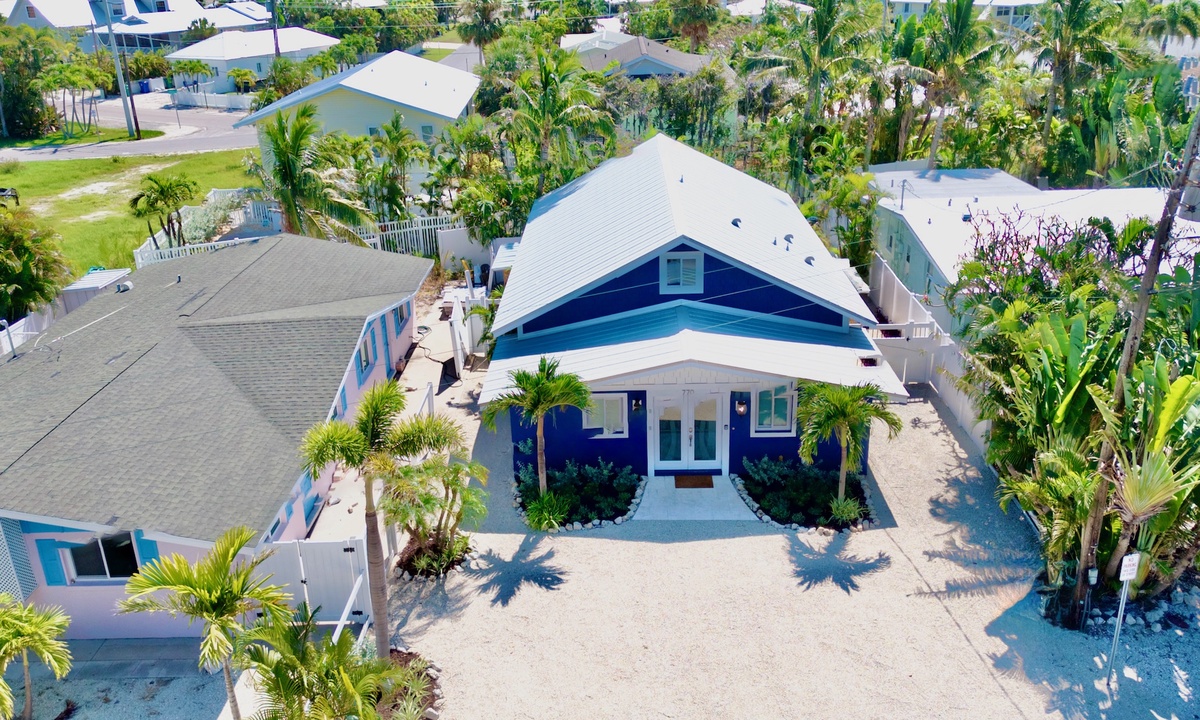 Bean Point Bungalow - Vacation Rental in Anna Maria,FL | AMI Locals