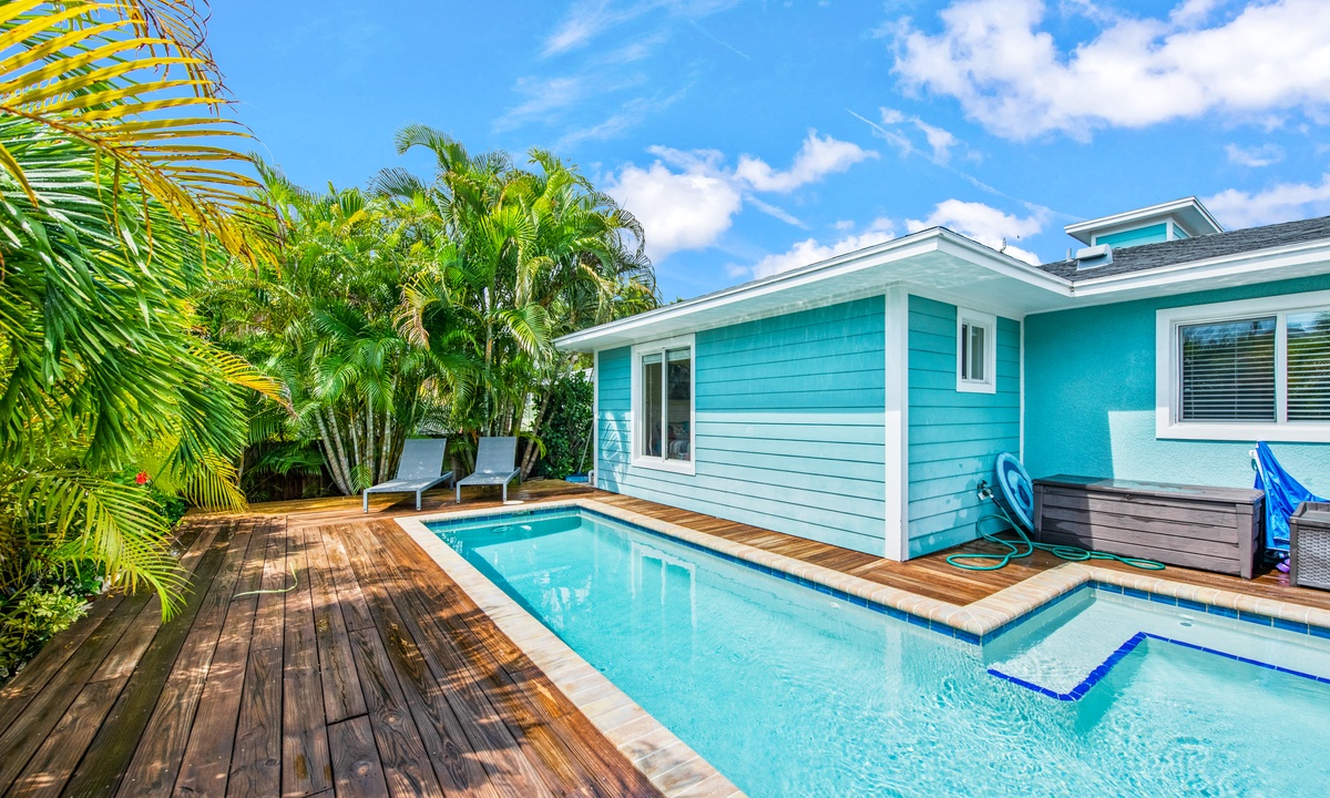 St. Maarten - Vacation Rental in Bradenton Beach,FL | AMI Locals