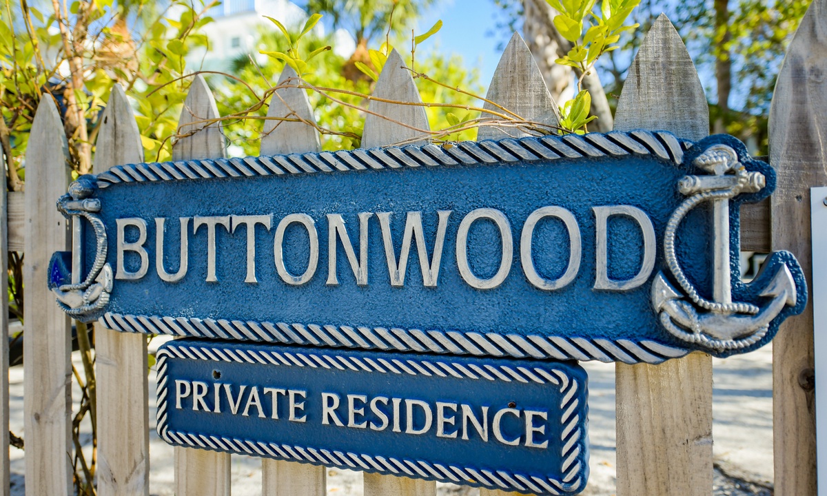 Buttonwood Cottage- AMI Locals