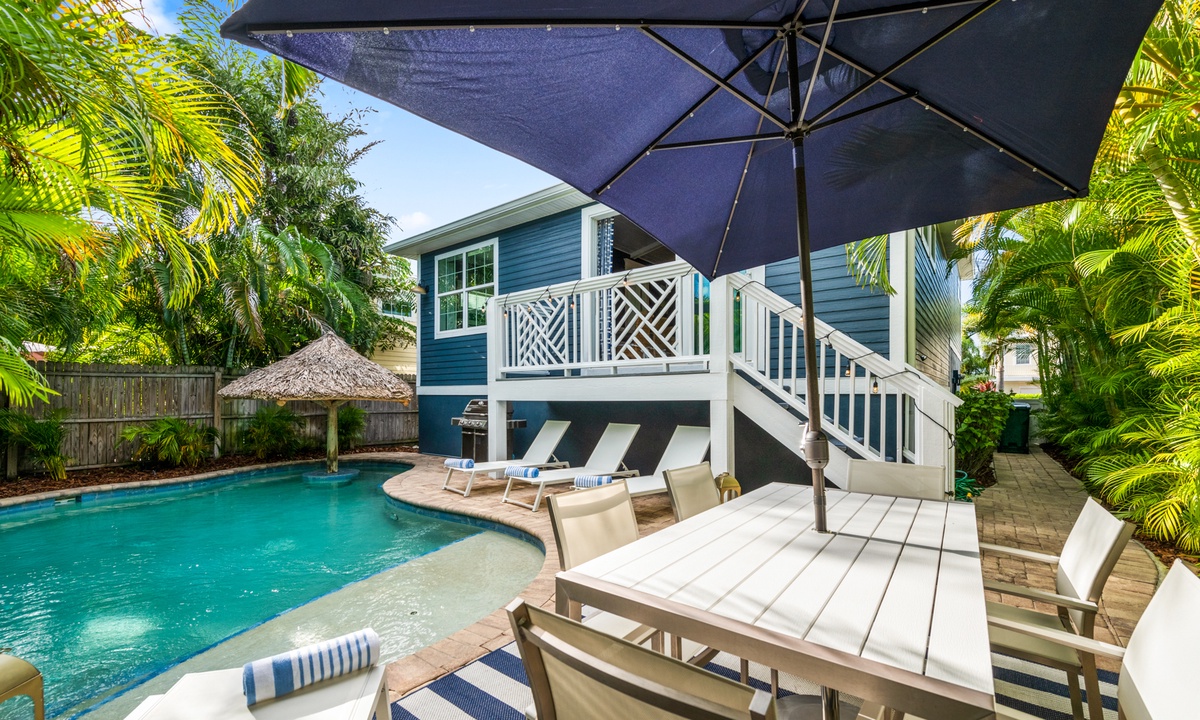 Casa Azul - Vacation Rental in Holmes Beach,FL | AMI Locals