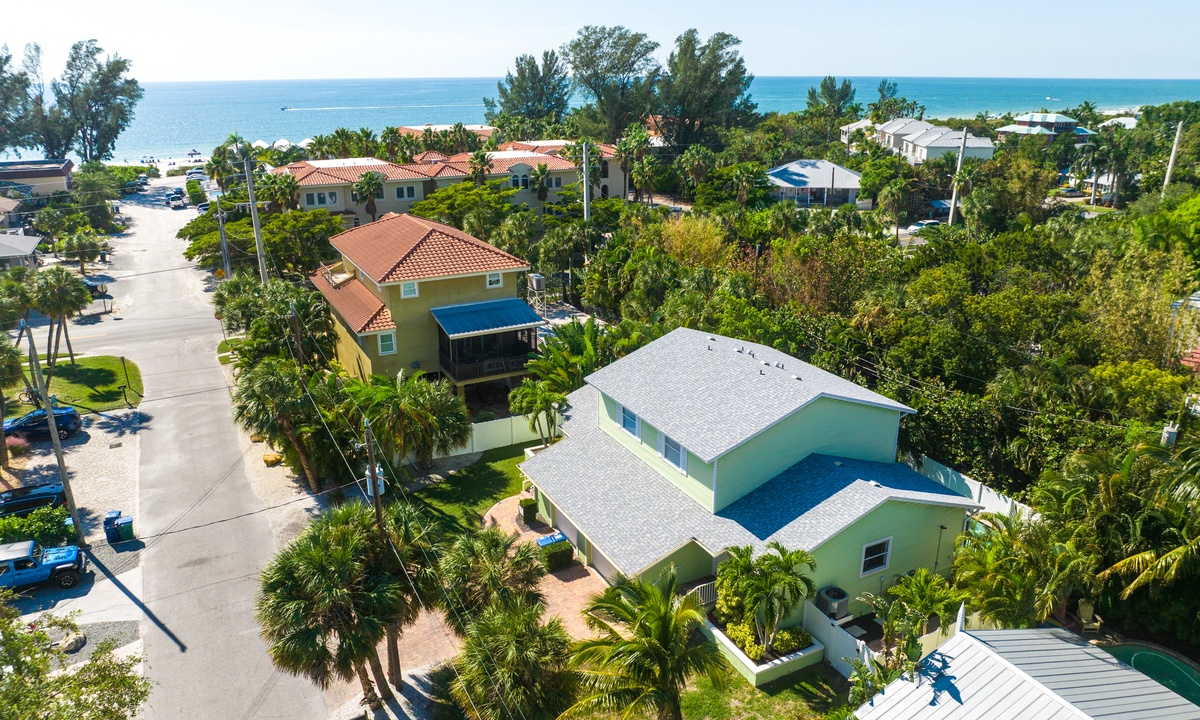 Coveside Cottage Vacation Rental in Holmes Beach,FL AMI Locals