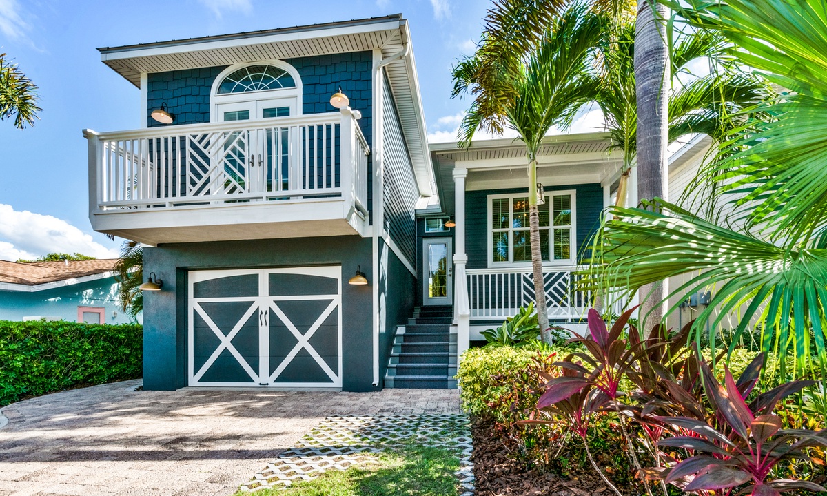 Casa Azul - Vacation Rental in Holmes Beach,FL | AMI Locals