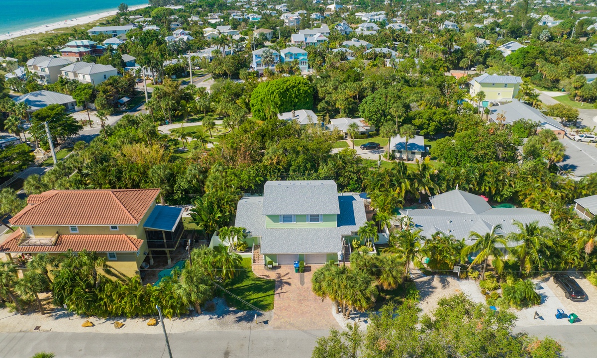 Coveside Cottage Vacation Rental in Holmes Beach,FL AMI Locals