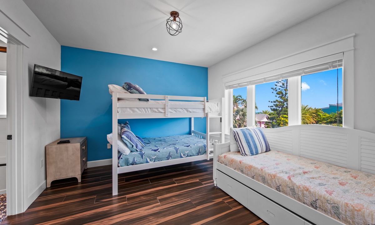 Sixth Bedroom - Twin/Full and Daybed