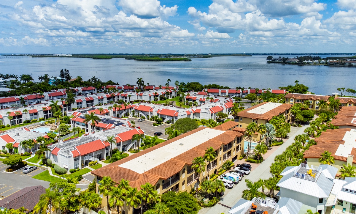 Bradenton Beach Club 224 Blue Skies Vacation Rental in Bradenton
