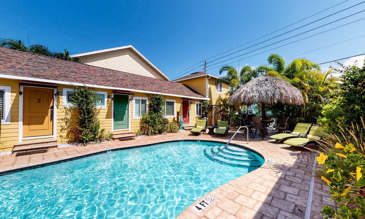 Unit 4 6West Beach Cottages Vacation Rental in