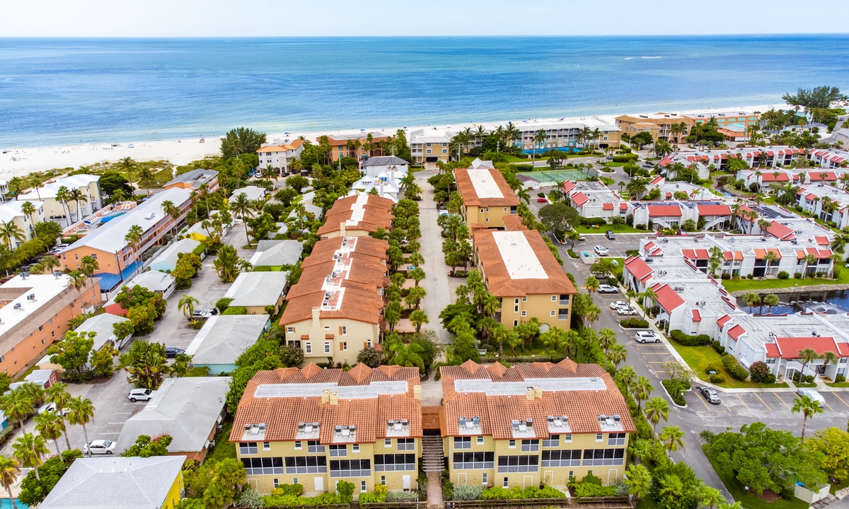 Bradenton Beach Club 224 Blue Skies Vacation Rental in Bradenton