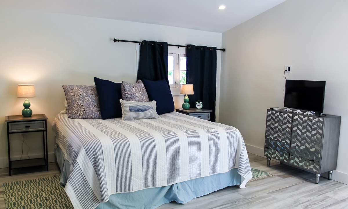 Bedroom 4 (MIL Suite), Blue Pearl - AMI Locals