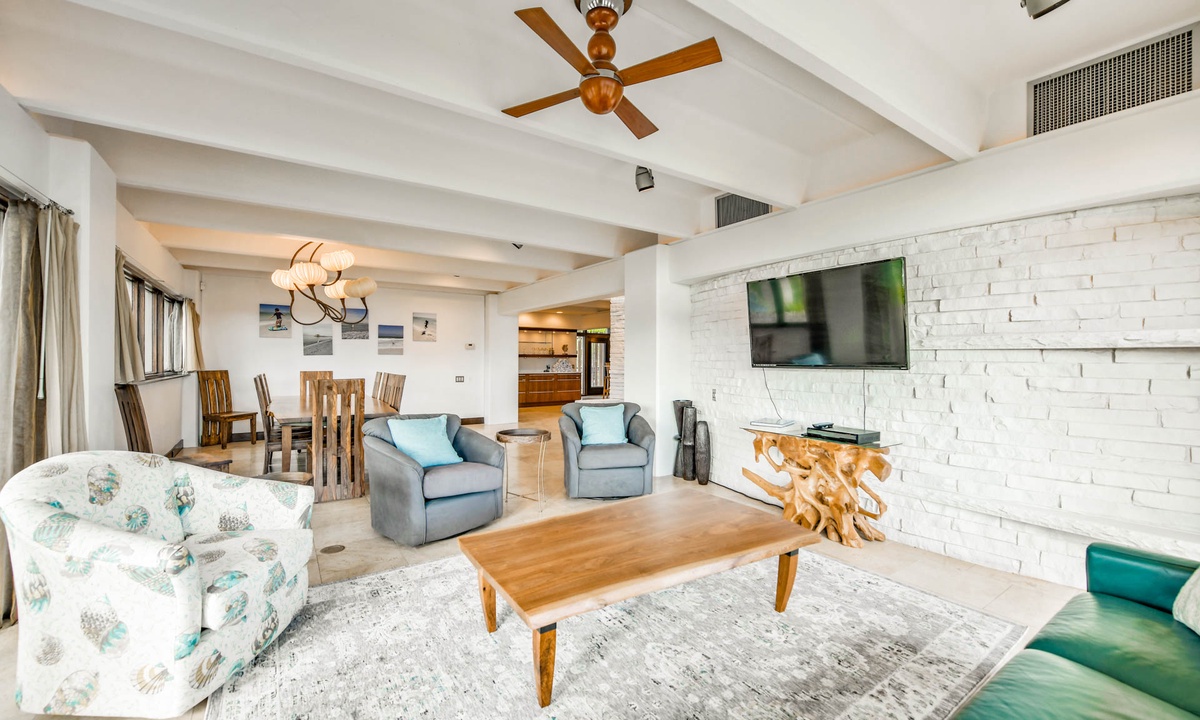 Living Room, Grande Haven - AMI Locals