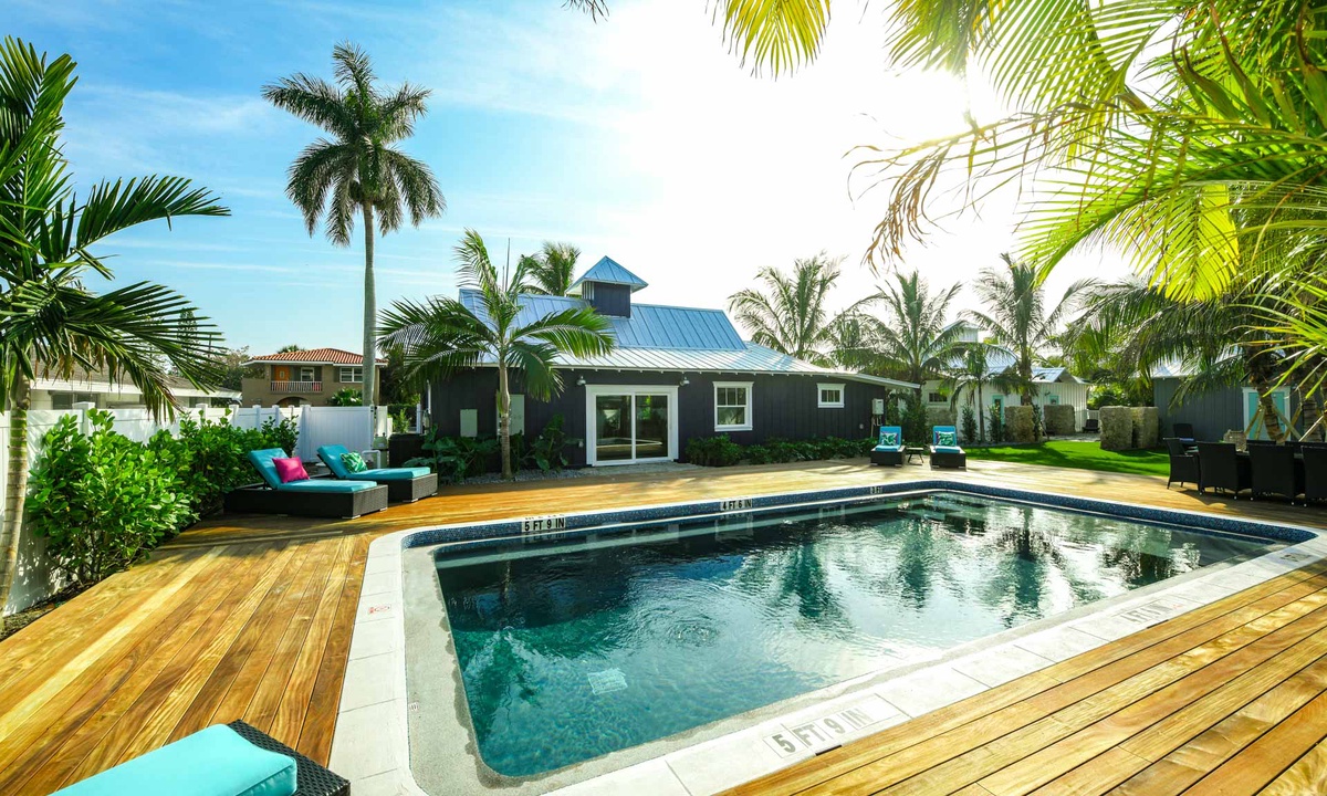 Pool, Villa Shrimp at Islands West Resort - AMI Locals