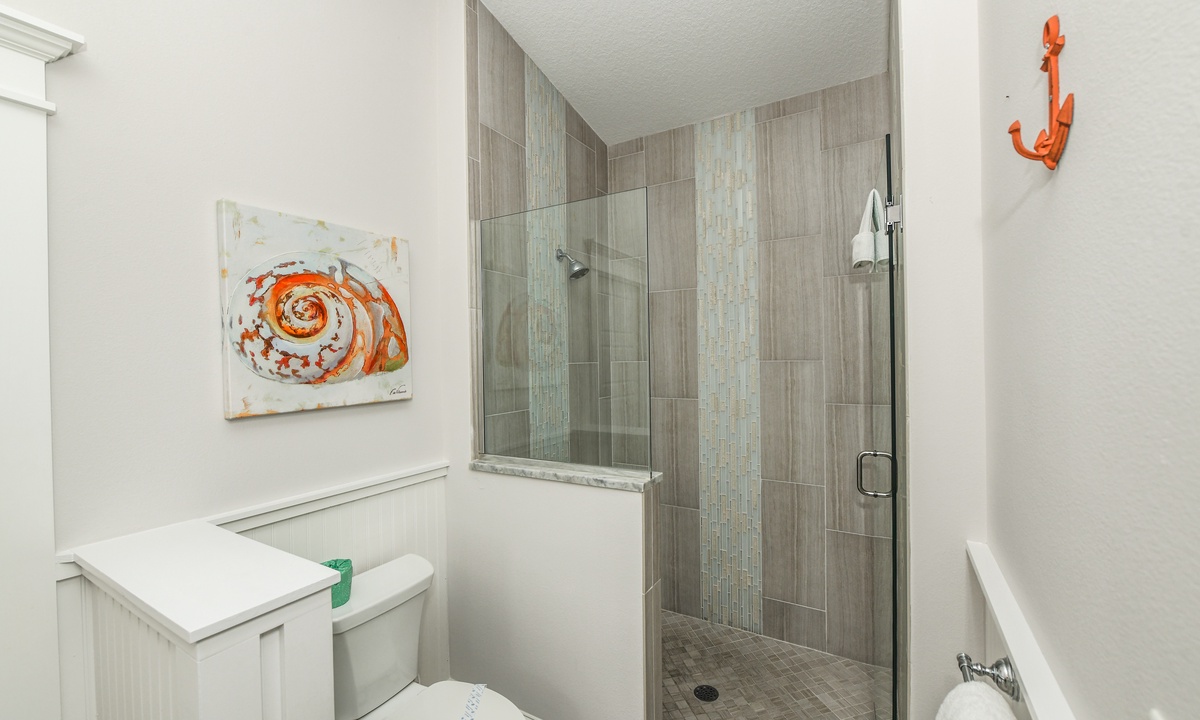 Guest House Bathroom, Blue Bay - AMI Locals