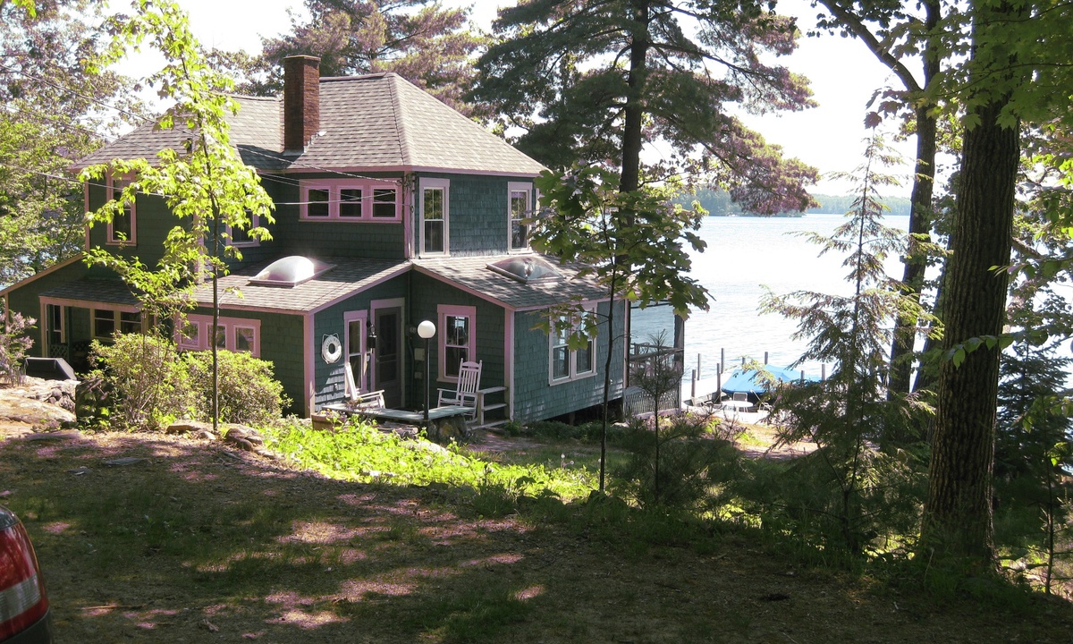 CRE82W Vintage on Lake Winnipesaukee Vacation Rental in Meredith,NH