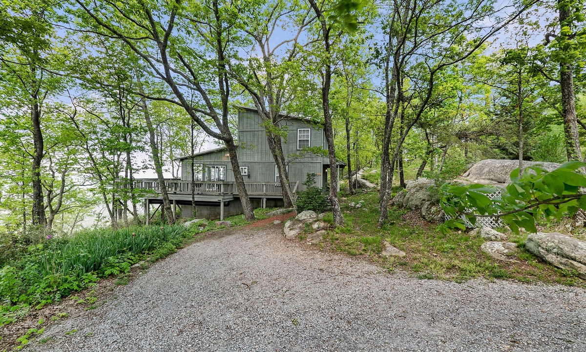 Boulder Bungalow Vacation Rental in Rising Fawn,GA Chattanooga