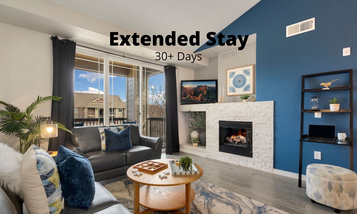 Timberline Retreat – King Bed, Fireplace & Pool!