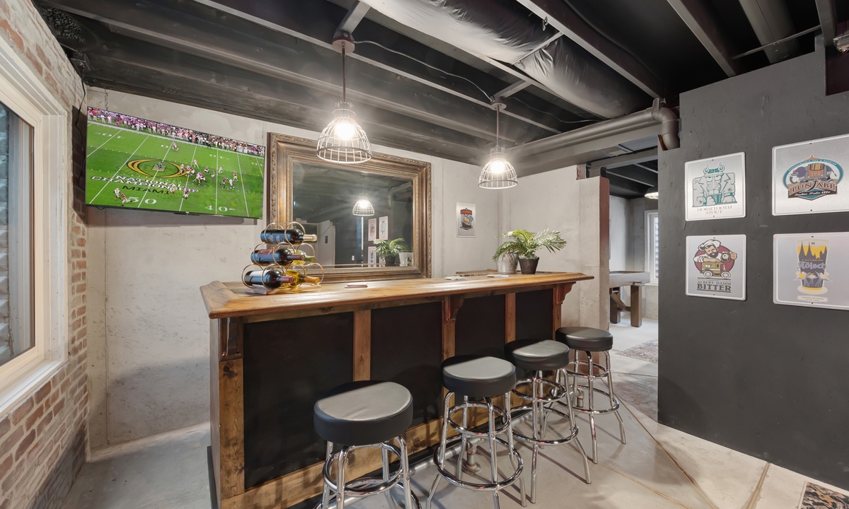 Coopers North Game Room | Handcrafted Bar with Smart TV