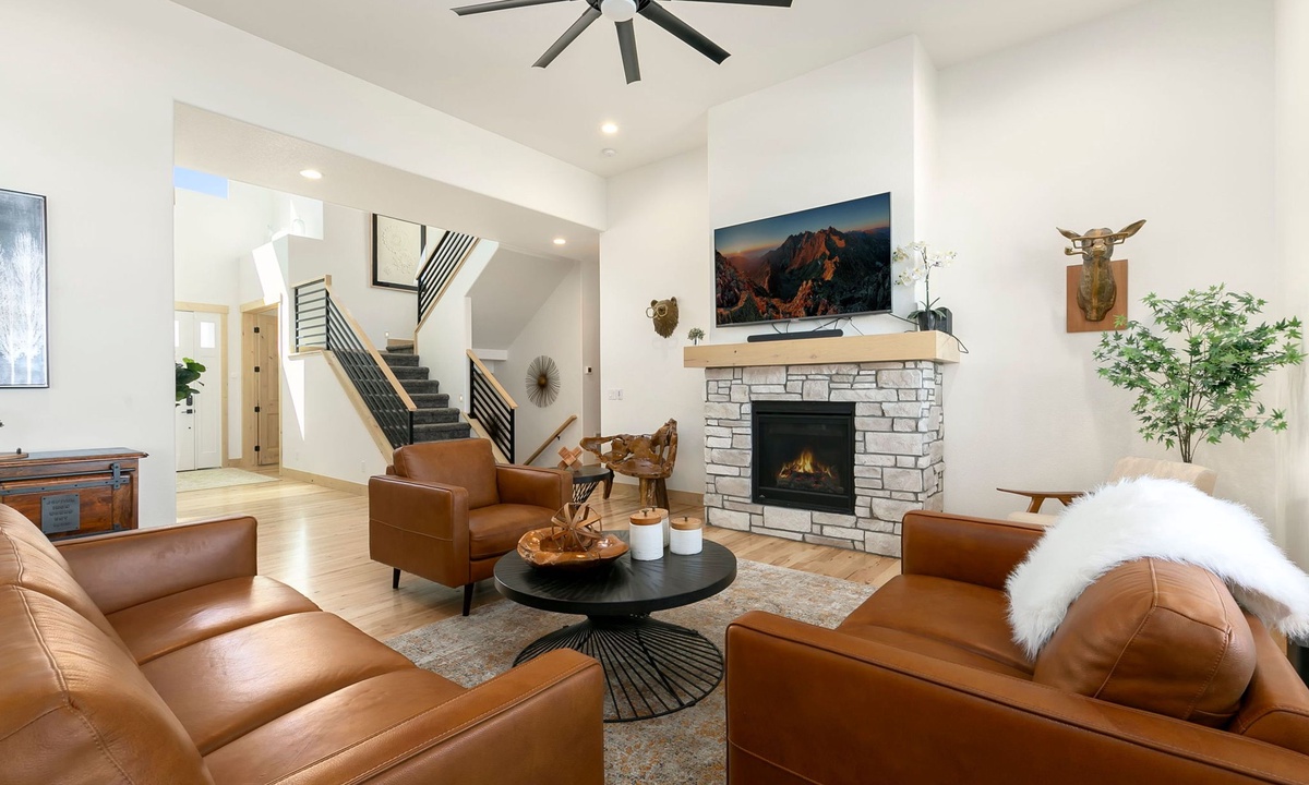 Living Room | Smart TV, Fireplace and Lake Views!