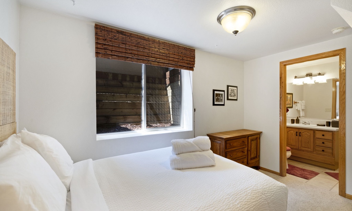 Bedroom 4 | Full Bed with En-suite Bath (basement level)