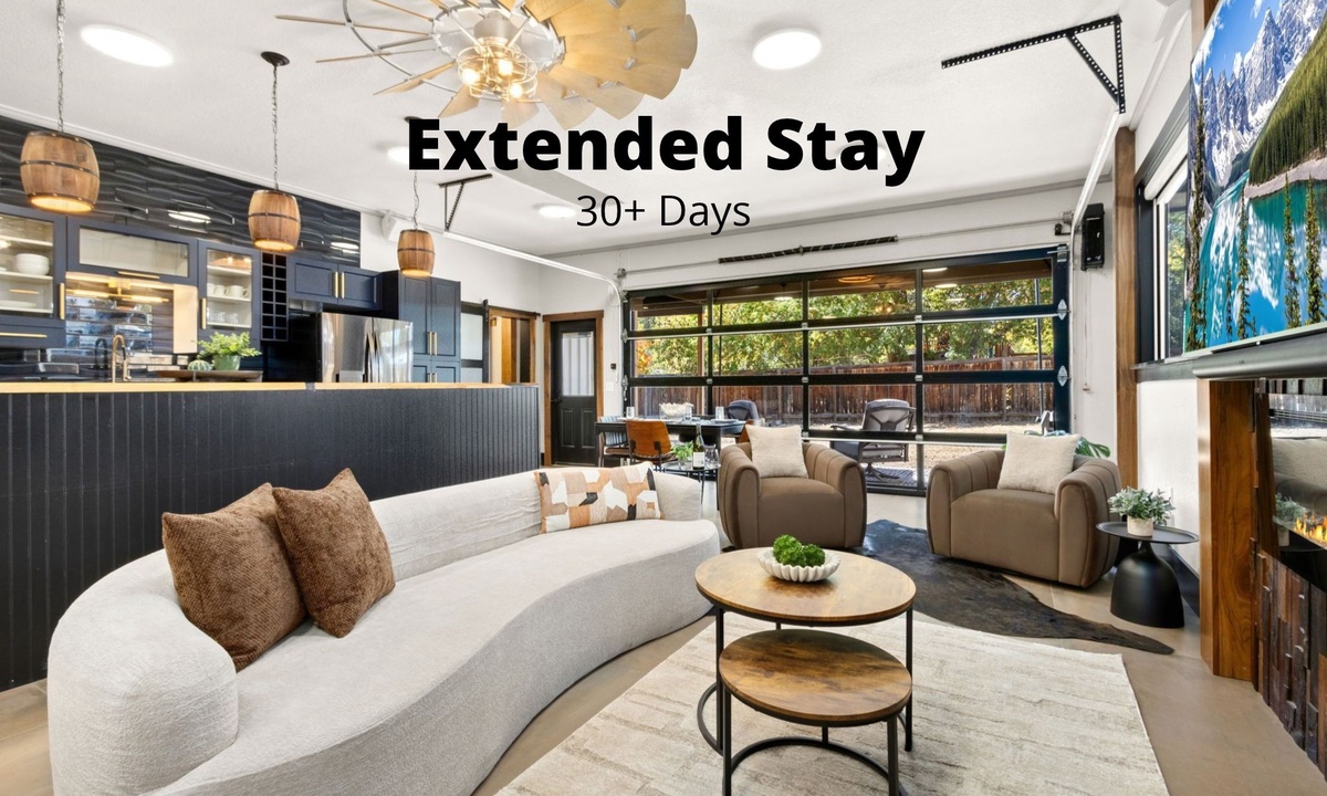 The Back Nine | King Bed, Fireplace & Fenced Yard
