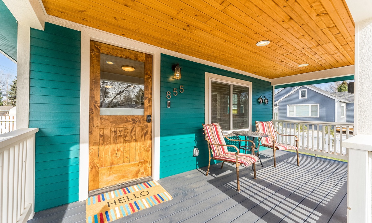 Kanon’s Kottage | Downtown Retreat Near RMNP