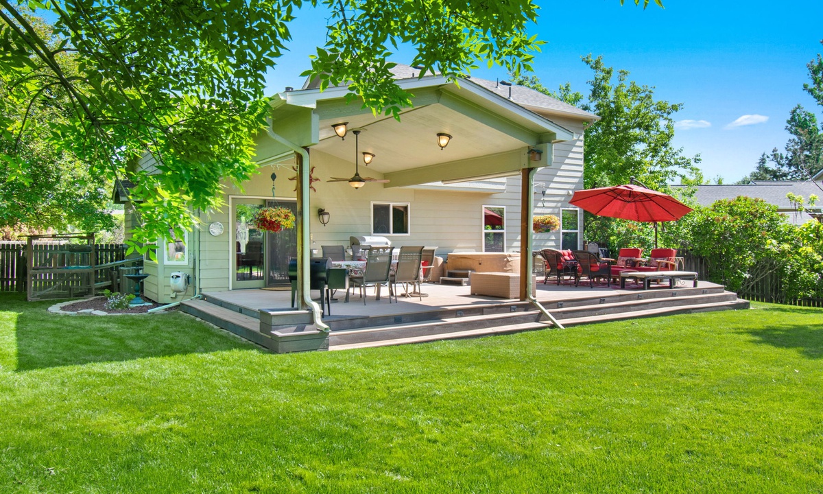 Beautiful backyard with tons of added amenities!