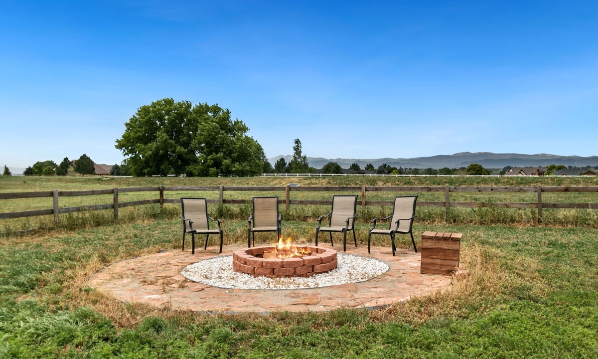 Backyard Fire Pit | Perfect place to spend an evening stargazing!