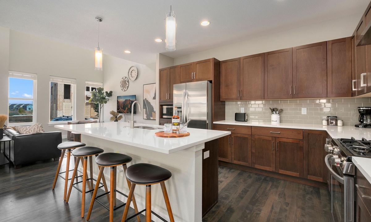 Chef's Kitchen with Large Kitchen Island | Breakfast Bar | Seating for 4!