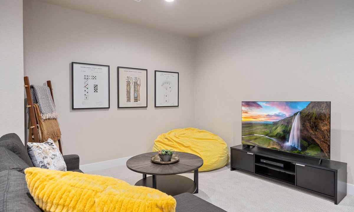 Recreation Room | Lounge Area with Smart TV (basement level)