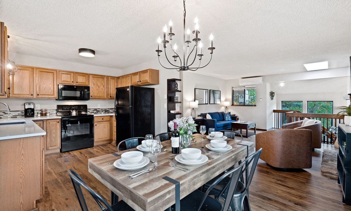 Dining Area | You will love the open floor plan!