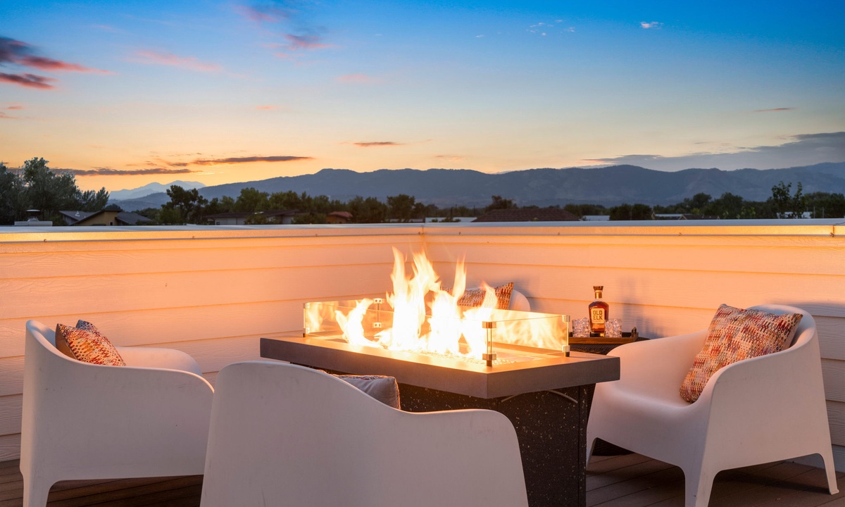 Rooftop Deck | Fire pit with mountain views!