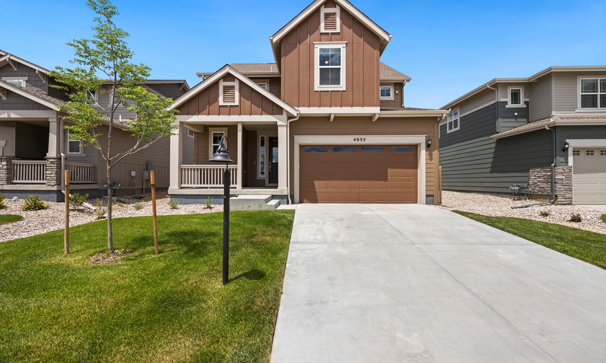 Welcome Home | Driveway and Garage Parking