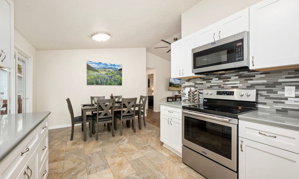 RMNP Retreat - Group-Friendly Home near Estes Park