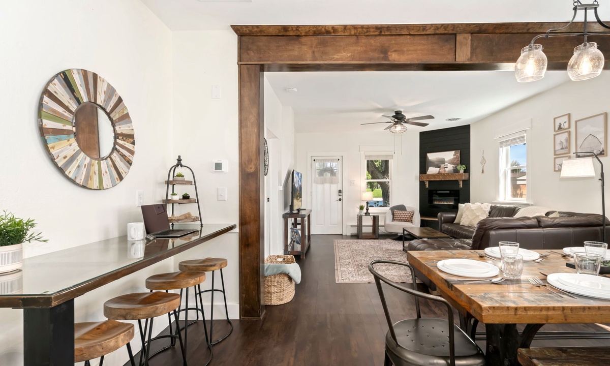 Windsor Farmhouse | Family Fun, Yard & Fireplace