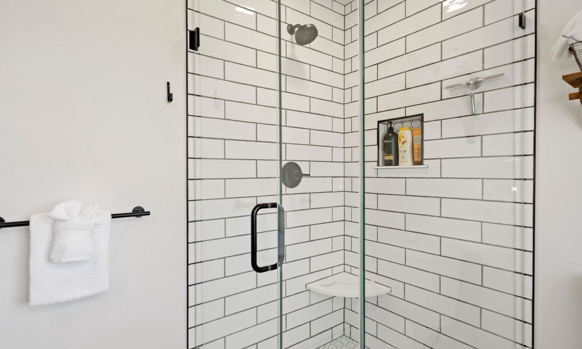 Bathroom 1 | En-suite 3/4 Bath with Walk-in Shower
