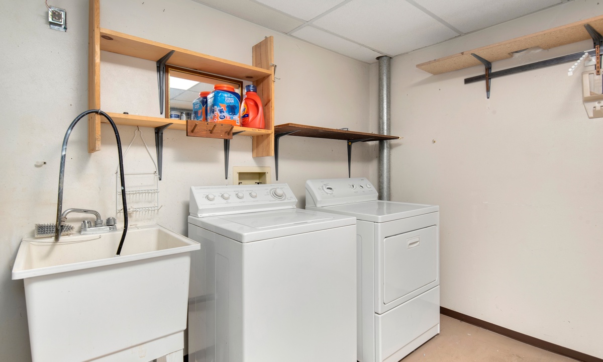 Laundry Facilities | Washer/Dryer (lower level)