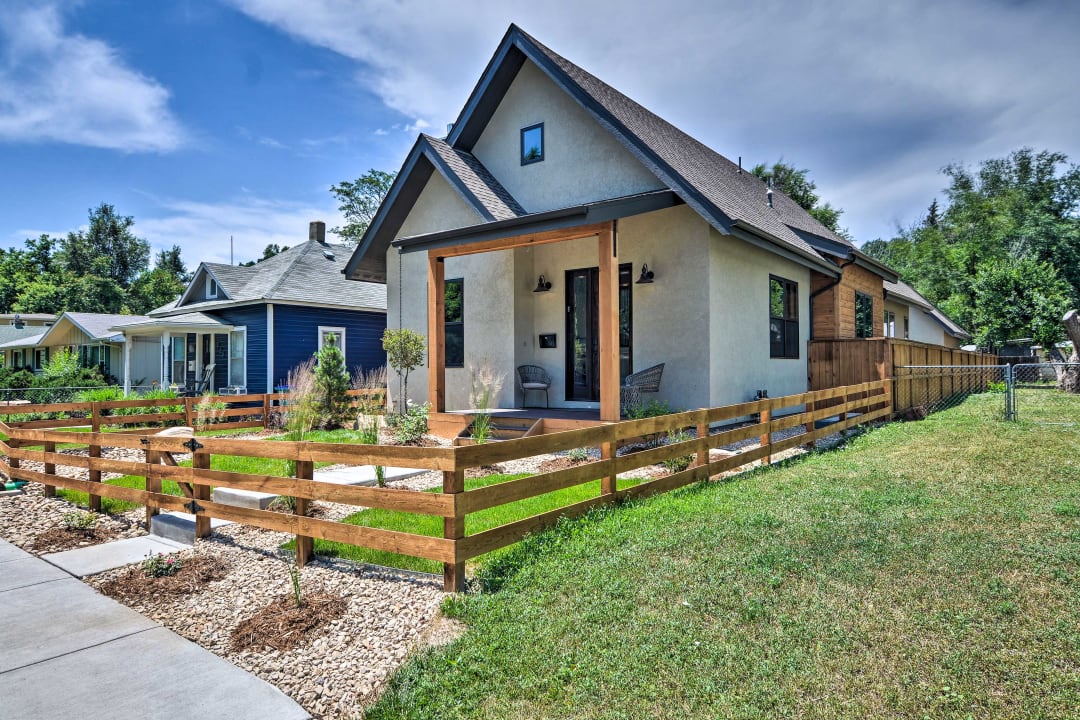 Front Exterior | Fenced Yard