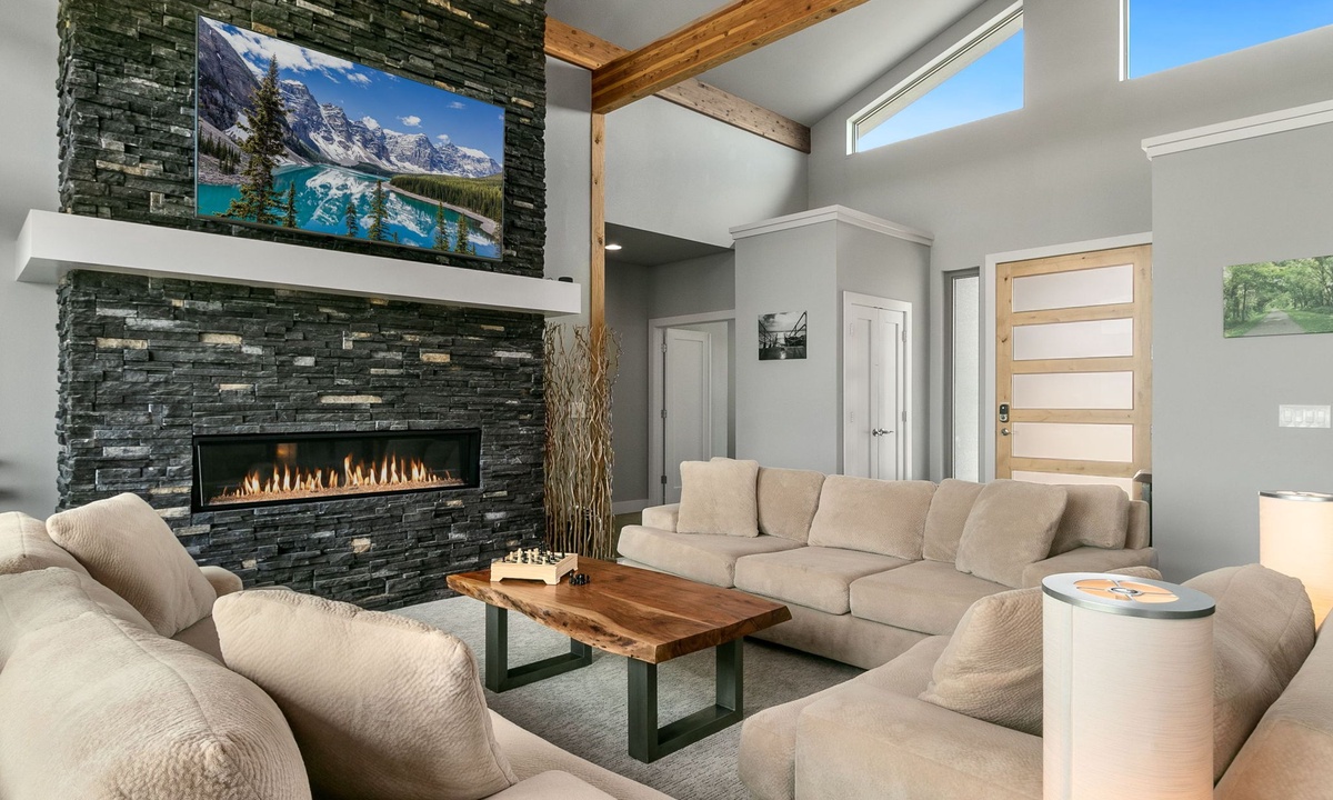 Cozy Living Area with Vaulted Ceilings | Smart TV, Fireplace and tons of comfortable seating!
