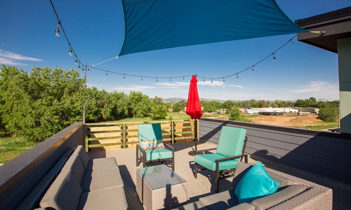 Rooftop Deck | Outdoor Lounge Area
