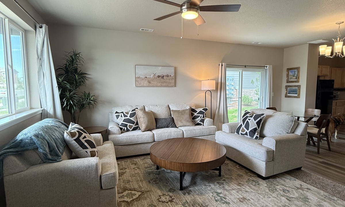 Westward Landing | Furnished Rental, 2-Car Garage